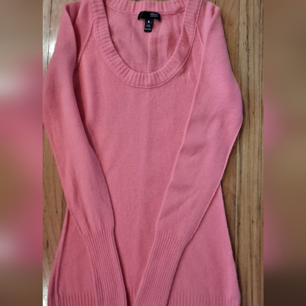 Aqua Cashmere Soft Pink/Peach Scoop Neck Sweater